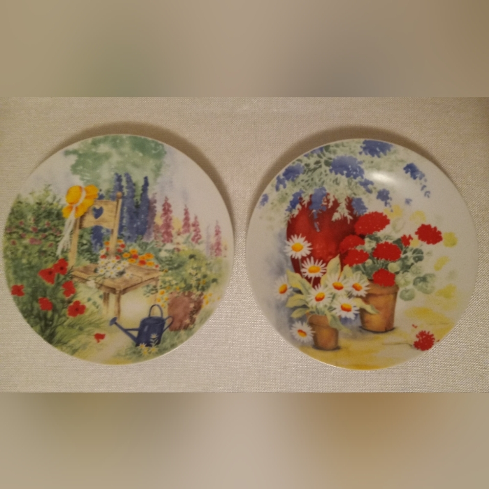 Vtg I. Godinger & Co Pair Floral Garden Design 7 1/2" Ceramic Porcelain Plates